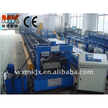 Joint hidden roof panel metal forming machine